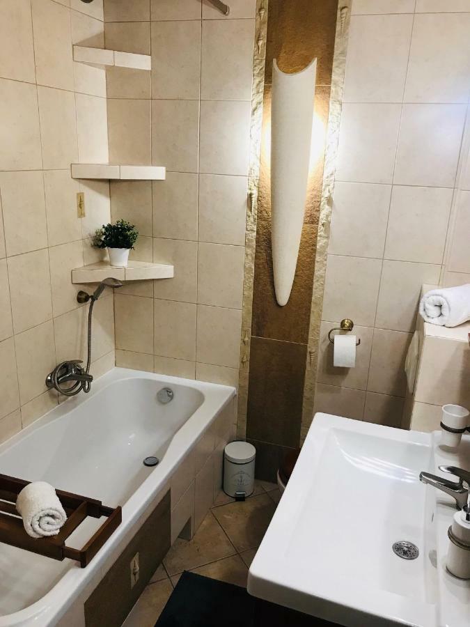 Vinci Apartment In The City Center Krakau Buitenkant foto